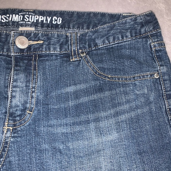 Shorts - Picture 3 of 5